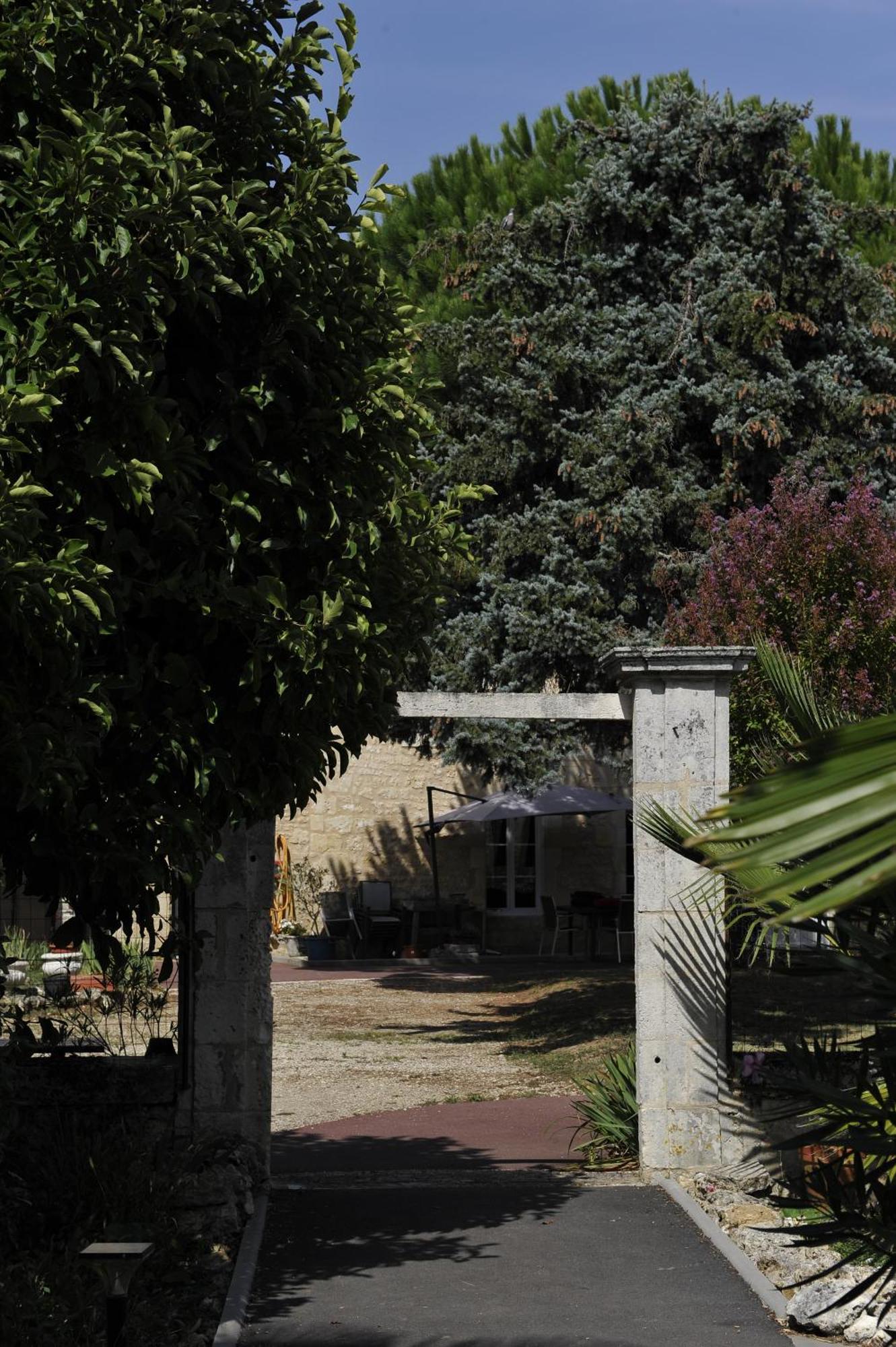 Jardin D'Arcy - Chambres D'Hotes Avec Piscine Et Spa Bois Екстер'єр фото